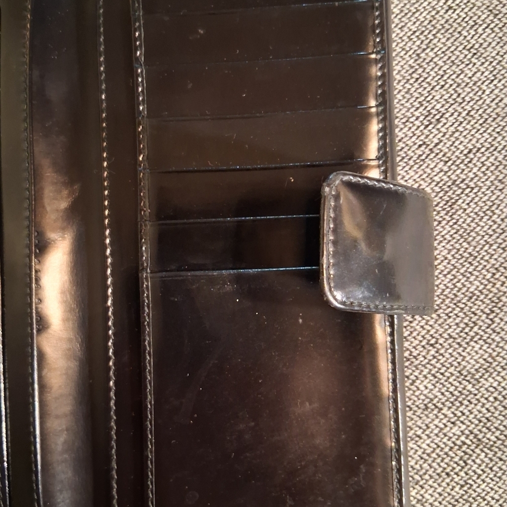 Gucci Glossy Black Clutch - Picture 14 of 16